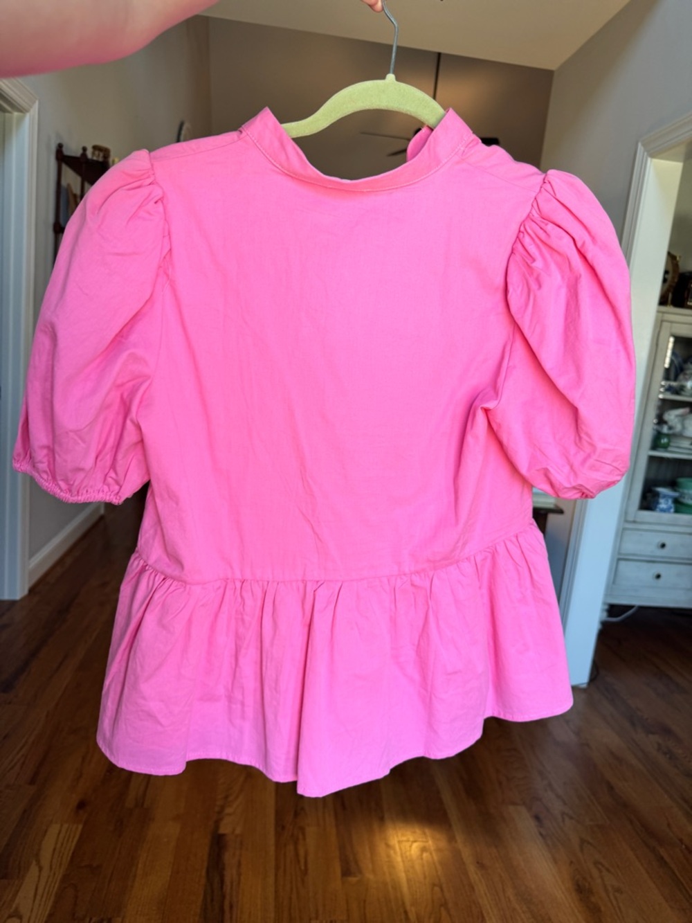 Pink Puff-Sleeve TCECwith Scalloped Trim - Picture 3 of 3